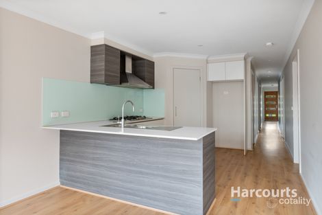 Property photo of 55 Troups Creek Promenade Narre Warren VIC 3805