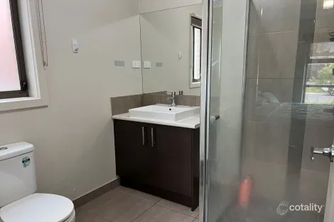Property photo of 5 Bendigo Court Cranbourne VIC 3977