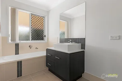 Property photo of 19 Earl St Vincent Circuit Eli Waters QLD 4655