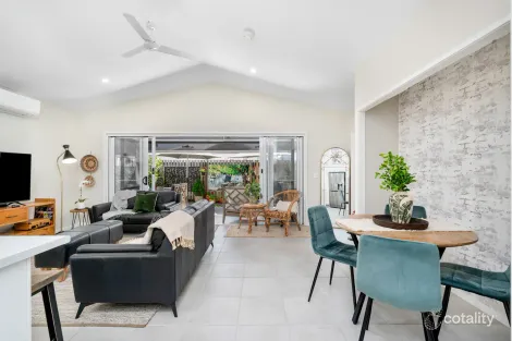Property photo of 13/2-20 Island View Drive Urangan QLD 4655