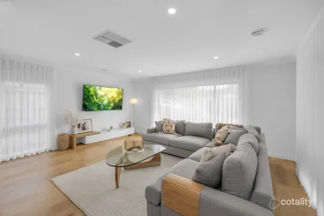 Property photo of 26 Irving Road Pakenham VIC 3810