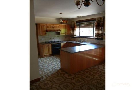 Property photo of 2 Carbora Dale Greensborough VIC 3088