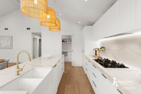 Property photo of 26 Avalon Grove Ringwood North VIC 3134