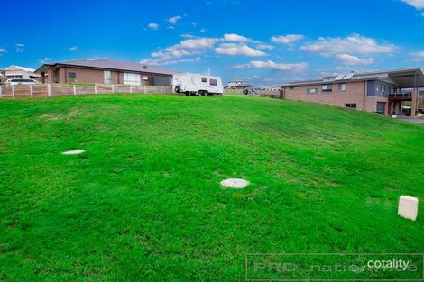 Property photo of 2 Ridgetop Close Bolwarra Heights NSW 2320