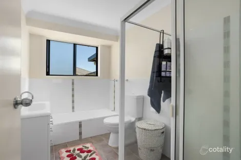 Property photo of 2/3 Albatross Way Old Bar NSW 2430