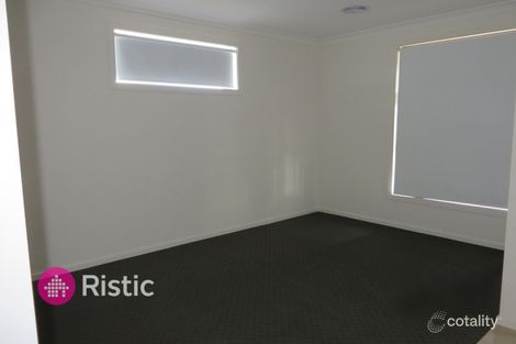 Property photo of 34 Wimmera Crescent Wollert VIC 3750