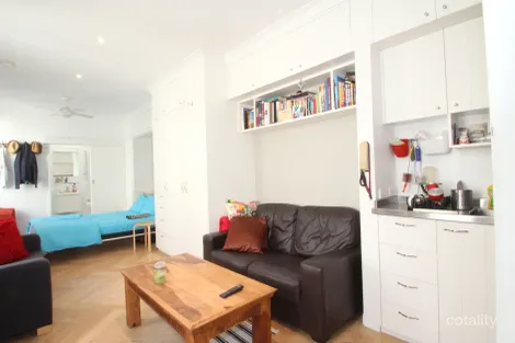 Property photo of 4/92 Cathedral Street Woolloomooloo NSW 2011