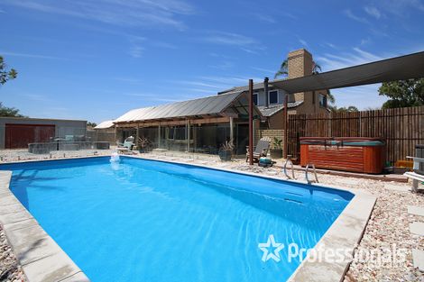 Property photo of 6 Becher Place Australind WA 6233