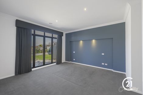 Property photo of 11 Yeovil Court Echuca VIC 3564