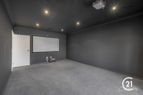 Property photo of 11 Yeovil Court Echuca VIC 3564