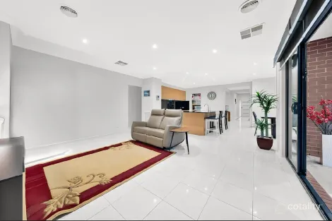 Property photo of 131 Reema Boulevard Endeavour Hills VIC 3802