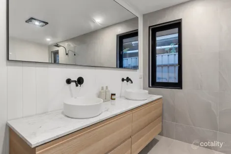 Property photo of 38 Lyons Circuit Trott Park SA 5158