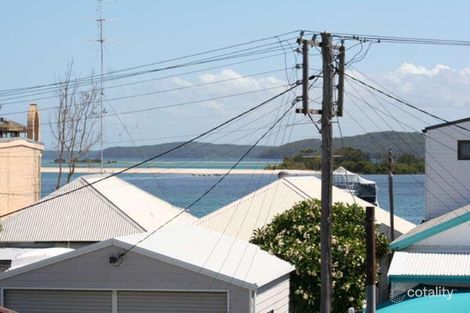 Property photo of 16 Marks Parade Marks Point NSW 2280