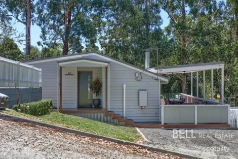 28 Kitchener Pde, Cockatoo, VIC 3781