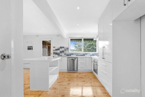 Property photo of 13 Yarrabee Court Frankston VIC 3199