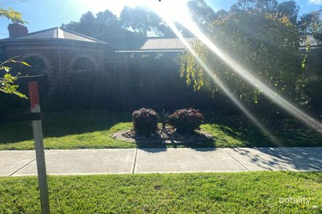 Property photo of 14 Foxglove Court Cranbourne North VIC 3977