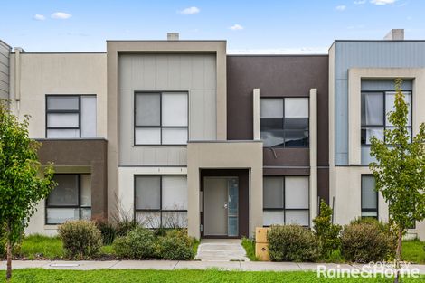 Property photo of 4 Fouz Street Roxburgh Park VIC 3064