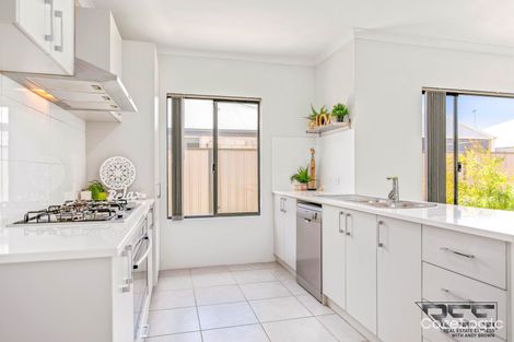 Property photo of 18 Novelli Parade Piara Waters WA 6112