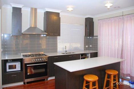 Property photo of 10 Keshava Grove Dandenong VIC 3175