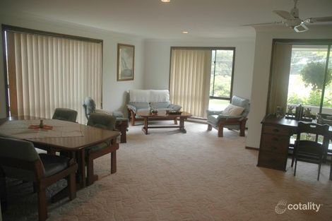 Property photo of 8 Ringbalin Crescent Bomaderry NSW 2541