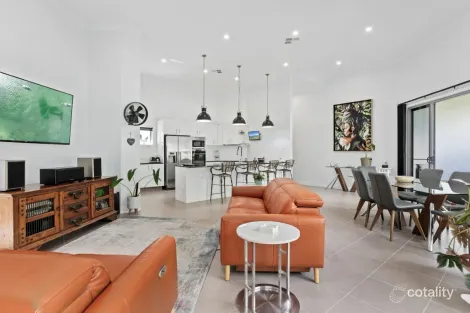 Property photo of 7014B Vista Drive Benowa QLD 4217