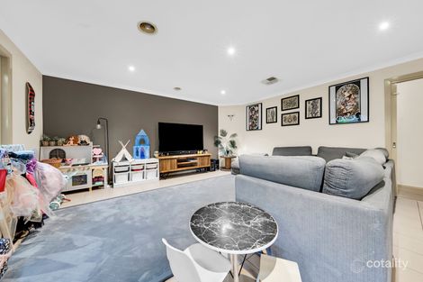 Property photo of 24 Diamond Parade Skye VIC 3977