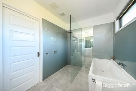 Property photo of 2/7 Eggleton Rise Rowville VIC 3178