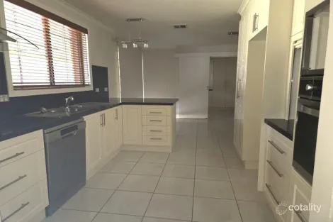 Property photo of 28 Acacia Crescent Wodonga VIC 3690