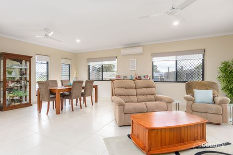 Property photo of 2 Chairmans Close Jones Hill QLD 4570