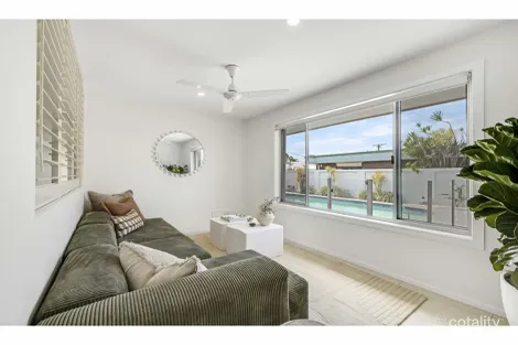 Property photo of 25 Beverley Crescent Broadbeach Waters QLD 4218