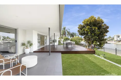 25 Beverley Cres, Broadbeach Waters, QLD 4218