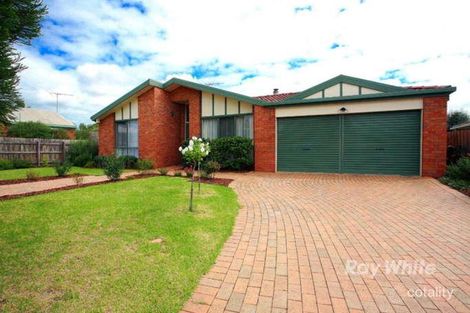 1 Kellett St, Cranbourne North, VIC 3977