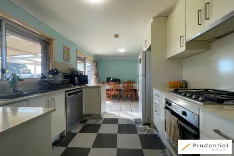 Property photo of 25 Hydrangea Place Macquarie Fields NSW 2564