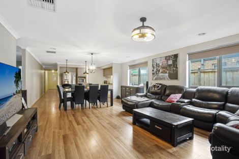 Property photo of 23 Springlands Crescent Fraser Rise VIC 3336