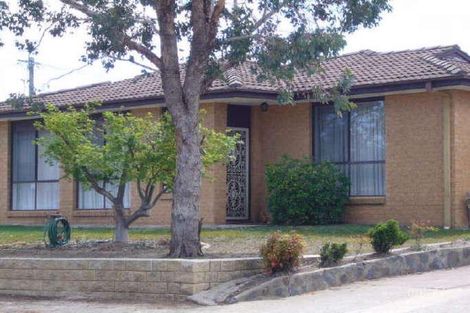 5 Hibbins Pl, Latham, ACT 2615