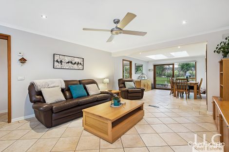Property photo of 4 Quixley Grove Wantirna VIC 3152