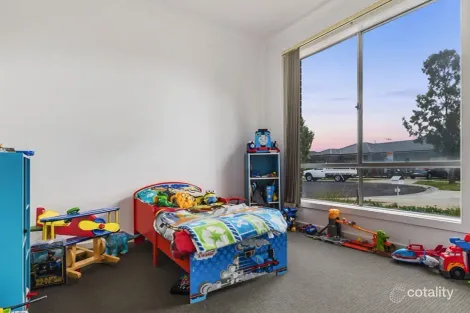 Property photo of 5 Poplar Close Melton VIC 3337