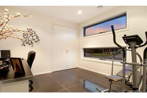 Property photo of 31 Banksia Crescent Tyabb VIC 3913