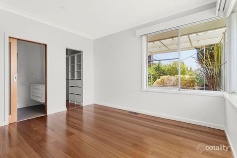 Property photo of 24 Seaview Avenue Bentleigh VIC 3204