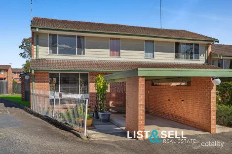 20/6 Jacquinot Pl, Glenfield, NSW 2167