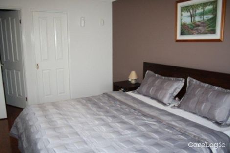 Property photo of 15 Glenisla Way Berwick VIC 3806