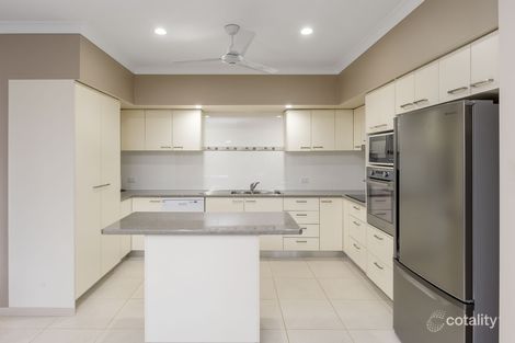 Property photo of 2 Chairmans Close Jones Hill QLD 4570