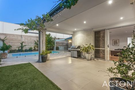 Property photo of 63 Coogee Road Lake Coogee WA 6166