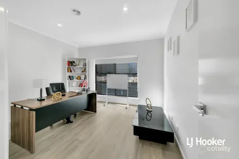 Property photo of 144 Adelong Way Bacchus Marsh VIC 3340