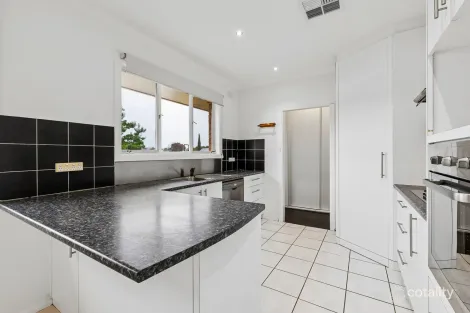 22 Ray Ave, Morphett Vale, SA 5162