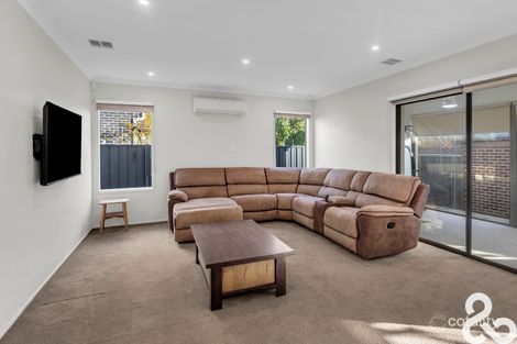 Property photo of 12 Creekview Place Caroline Springs VIC 3023