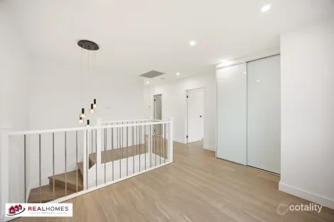 Property photo of 7 Edgewater Drive Glenmore Park NSW 2745