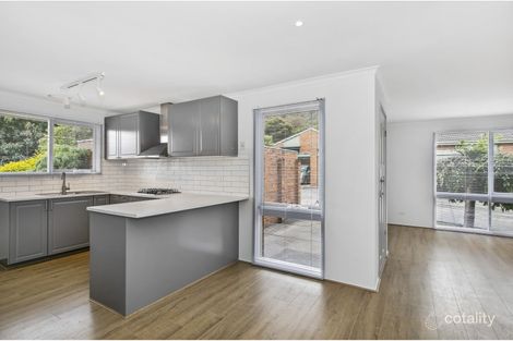 Property photo of 10 Warrenwood Close Ferntree Gully VIC 3156