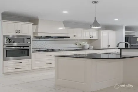 Property photo of 39 Canning Drive Berwick VIC 3806