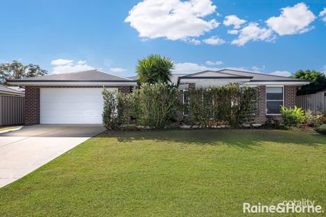 Property photo of 8 St Pauls Place Gobbagombalin NSW 2650